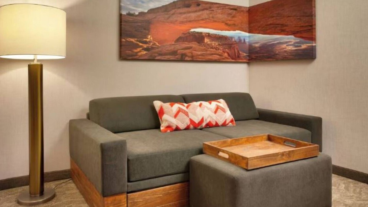 Moab Hotel | Moab Getaway with Outdoor Pool & Quick Access to Red Rock Trails - 2 Units