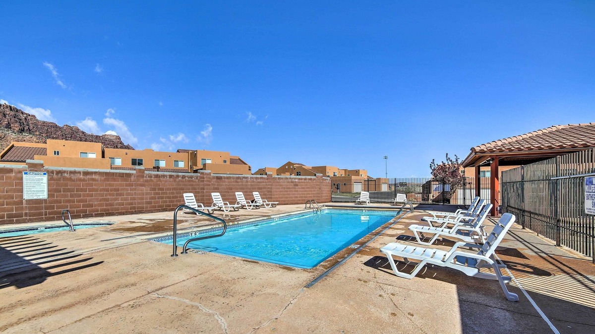 Moab South Valley Apartment | Moab Townhome w/Patio - 11 Mi. to Arches NP!