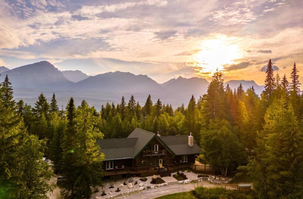 Golden Cabin | Moberly Lodge