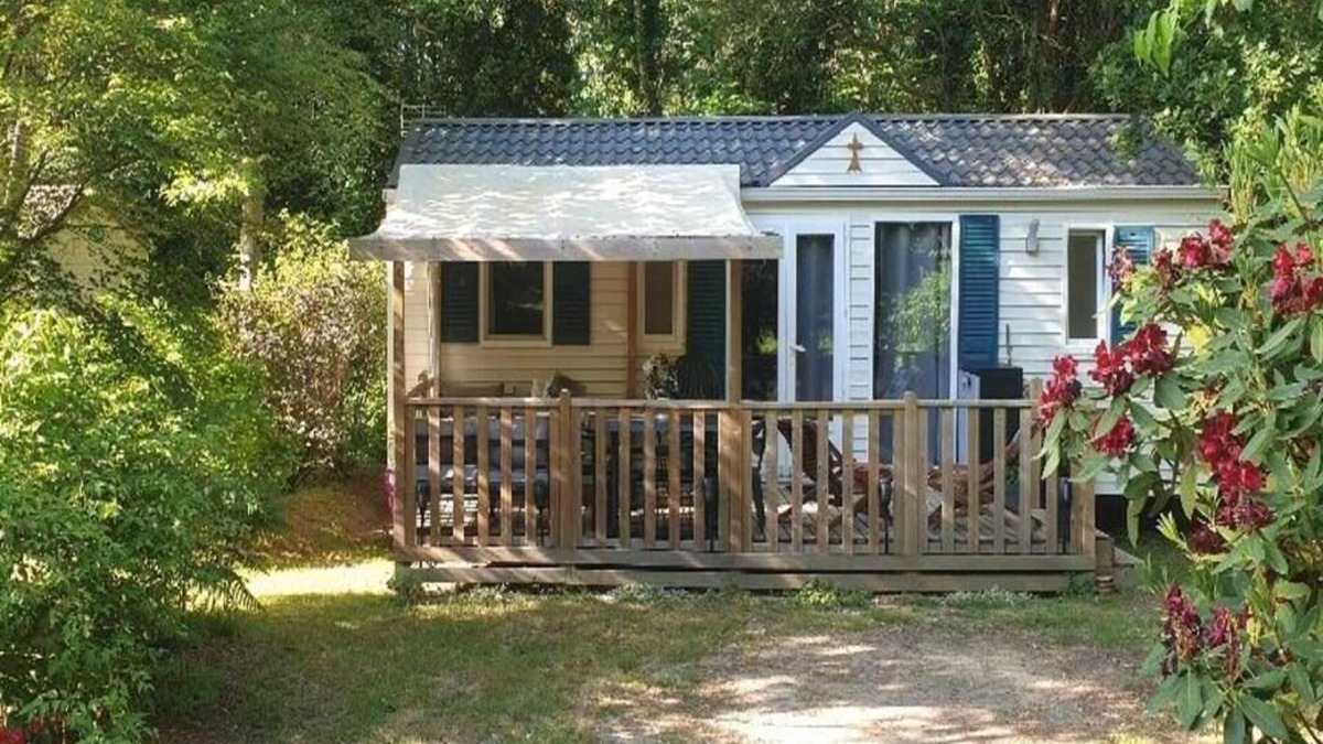 Saint-Yvi House | Mobil-home 3 Chambres Dans un Camping Boisé