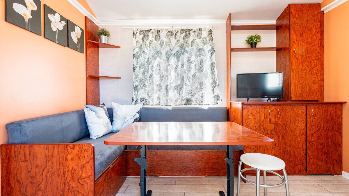 Tirig RV Rental | Mobile Home '243' with Mountain View, Wi-Fi and Air Conditioning