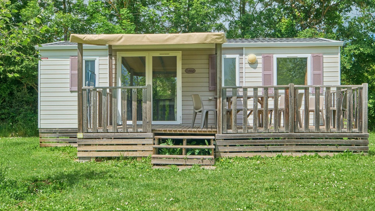 Mens RV Rental | Mobile Home "6 Personnes 206" with Shared Pool & Shared Terrace