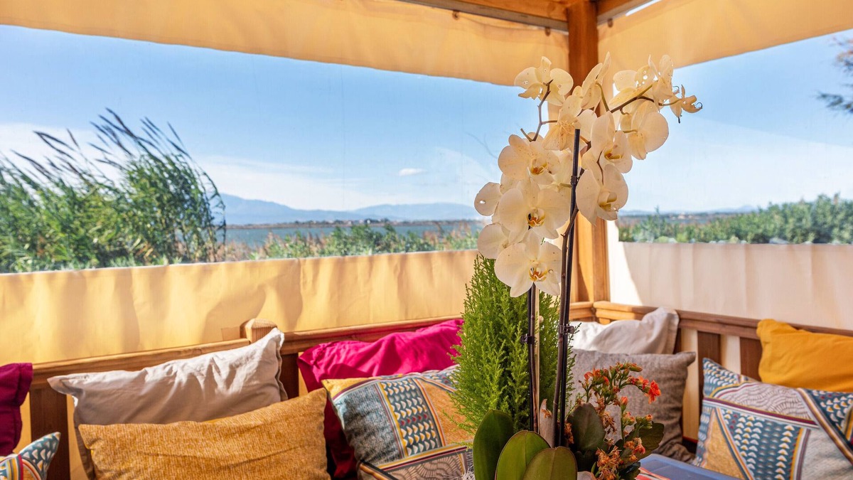 Canet-Plage House | Mobile Home 'Camping Siblu Vue Sur Canigou' with Lake View, Shared Pool & Wi-Fi