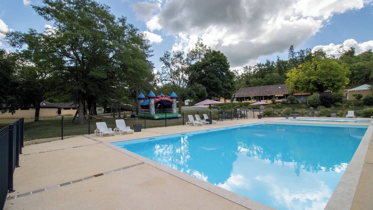 Saint-Pompont House | Mobile Home 'Le Chataignier' with Shared Pool, Private Terrace and Private Garden