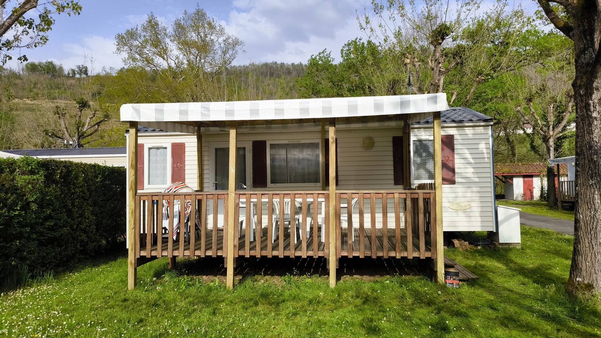 Ascarat RV Rental | Mobile Home 'Mobile-home Camping De La Truite' with Mountain View, Private Terrace and Wi-Fi