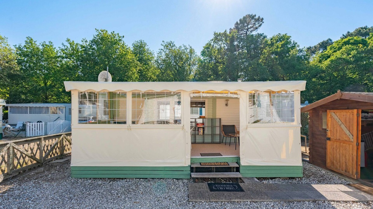 La Tremblade RV Rental | Mobile Home 'Mobilhome Mh 212' with Private Pool, Private Terrace and Air Conditioning