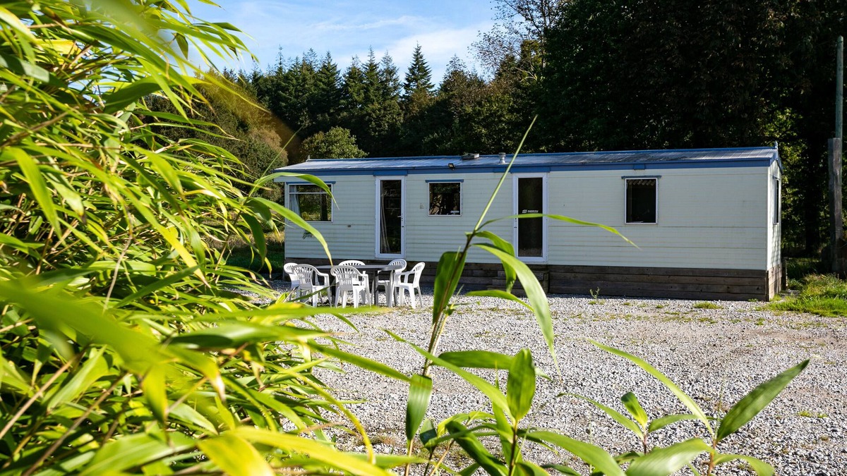 Canihuel House | Mobile Home 'Mobilhome Dans La Prairie' with Terrace, Garden & Wi-Fi