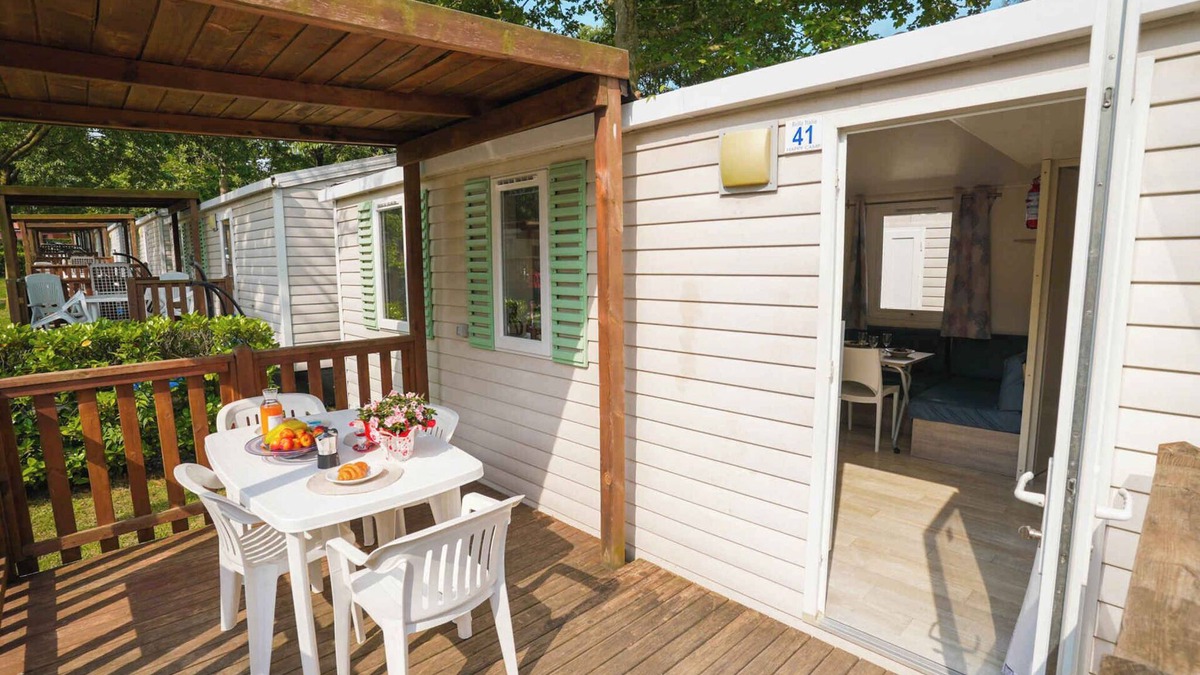Ca' Savio House | Mobilehome with air conditioning, terrace and pool