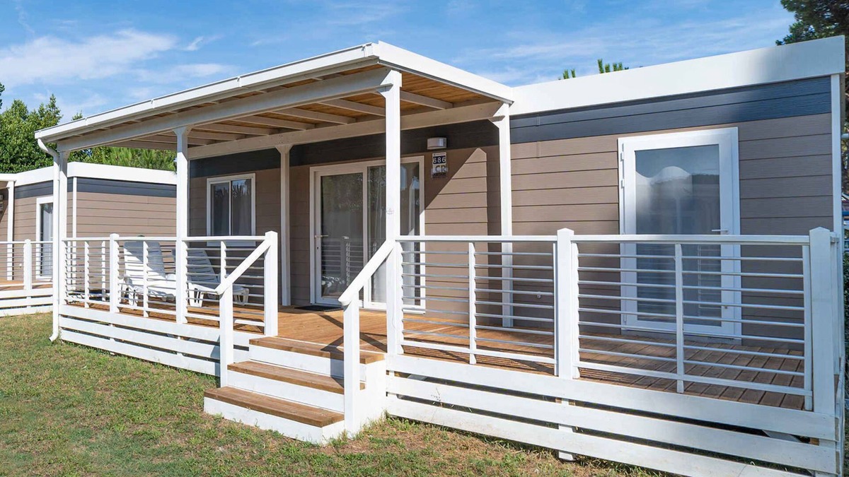Zona XXXIV Casal Palocco House | Mobilehome with pool and restaurant