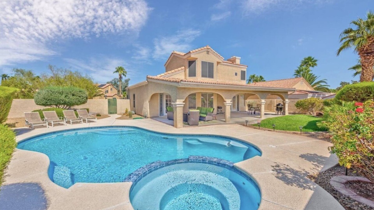 The Section Seven House | Model home in the Lakes