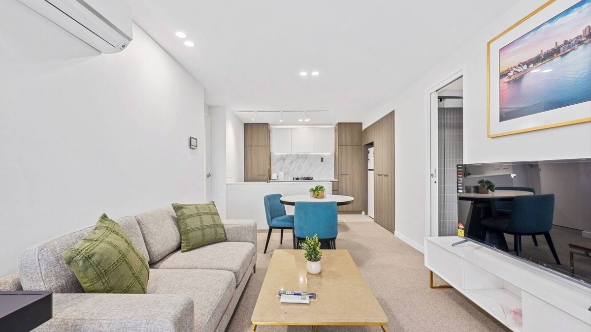 Dickson Apartment | Modem One Bedroom Apartment on Northbourne Avenue