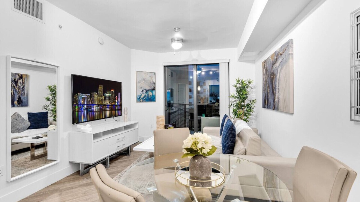 Doral Apartment | Modern 1 Bed in Downtown Doral With Free Parking