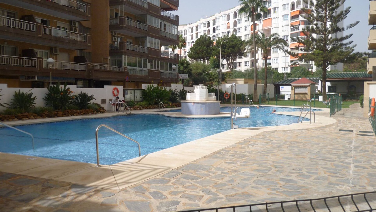 Torreblanca Apartment | Modern 1 Bed Seafront Apt Los Boliches