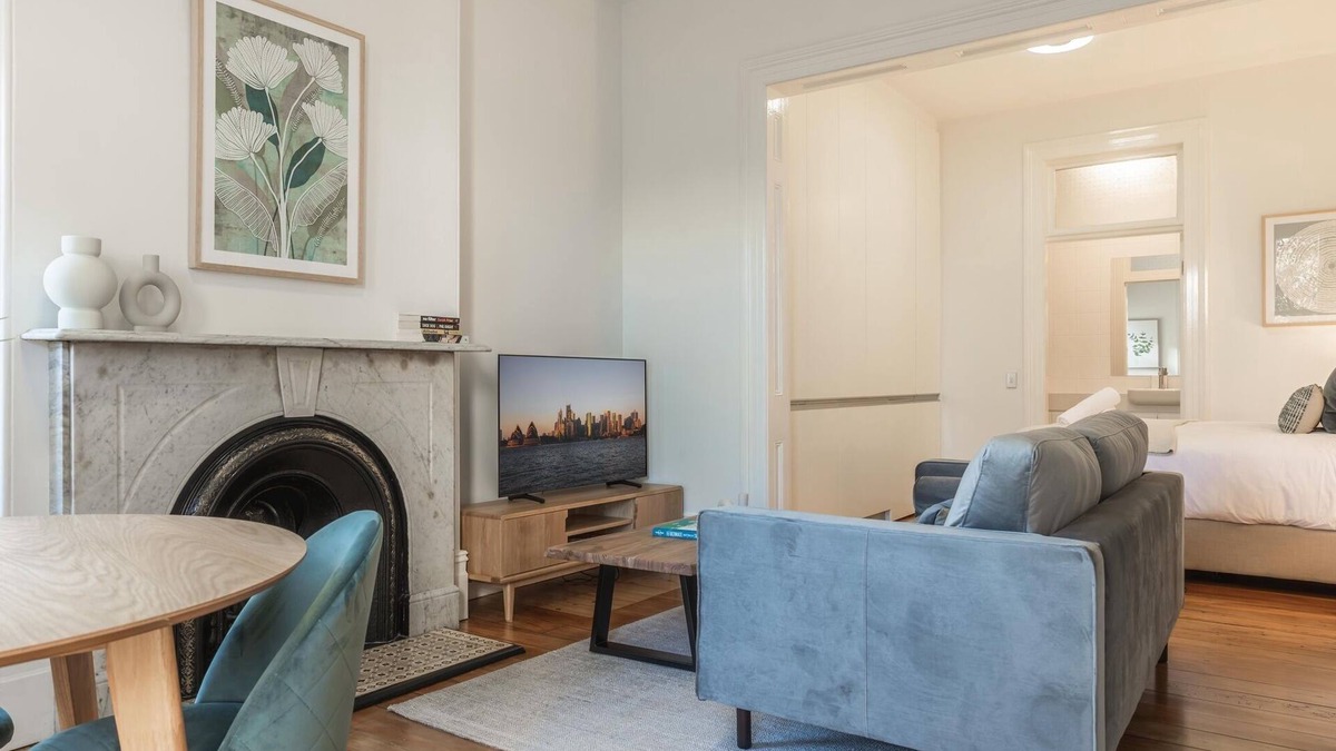 Glebe Apartment | Modern 1-Bed Studio near Tramsheds