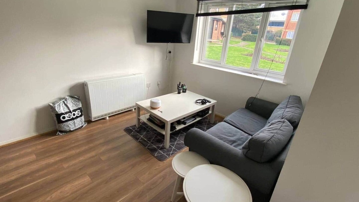Lea Bridge Apartment | MODERN 1 Bedroom Ground Floor Flat