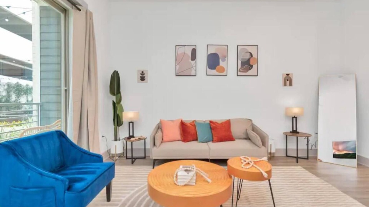 Greenway Plaza-Upper Kirby Apartment | Modern 1BDR, W/Parking & Pool, Downtown Houston
