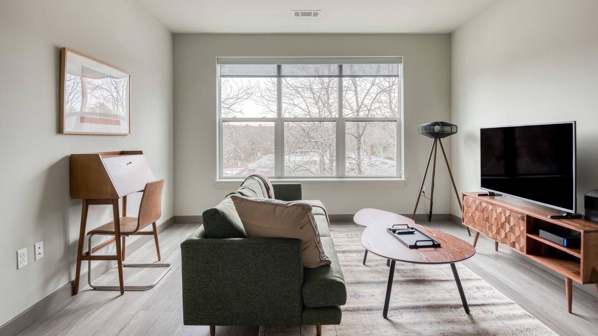 Burlington Apartment | Modern 1BR in Burlington with On-Site Parking