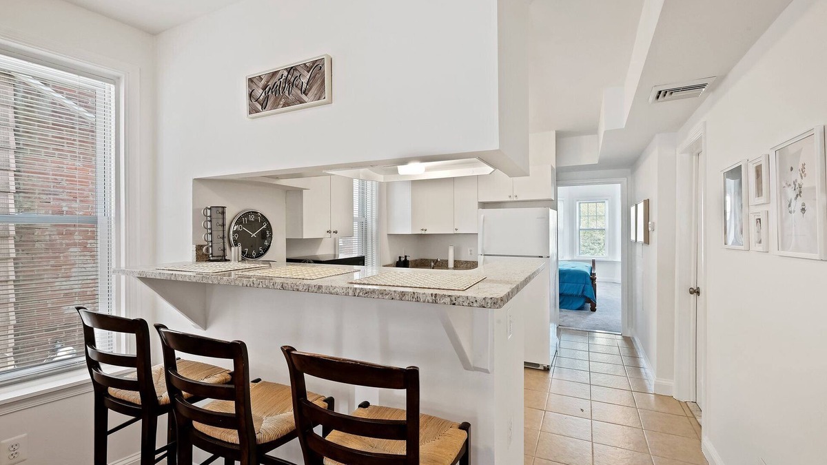 Germantown Apartment | Modern 1BR in East Germantown
