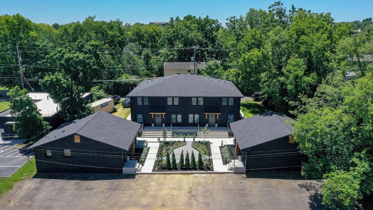 Hillsboro West End Apartment | Modern 1BR Near Hillsboro Village | The Nomad