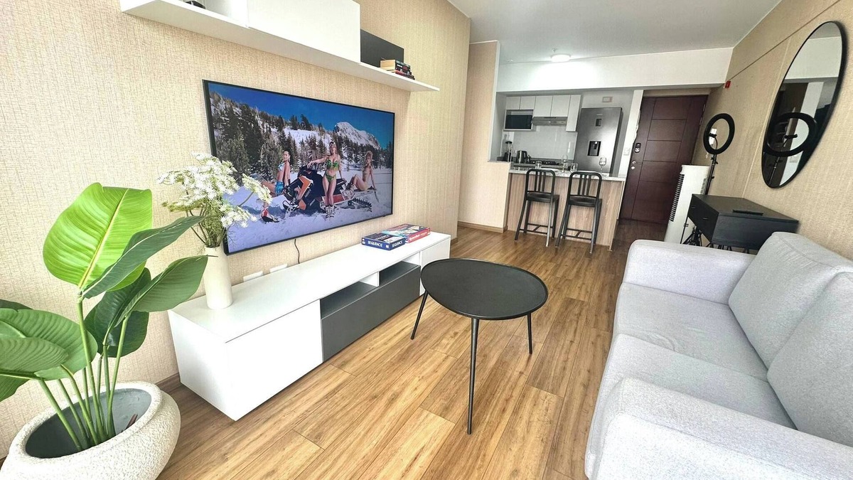 Santa Catalina Apartment | Modern 1BR on J Prado Board San Isidro