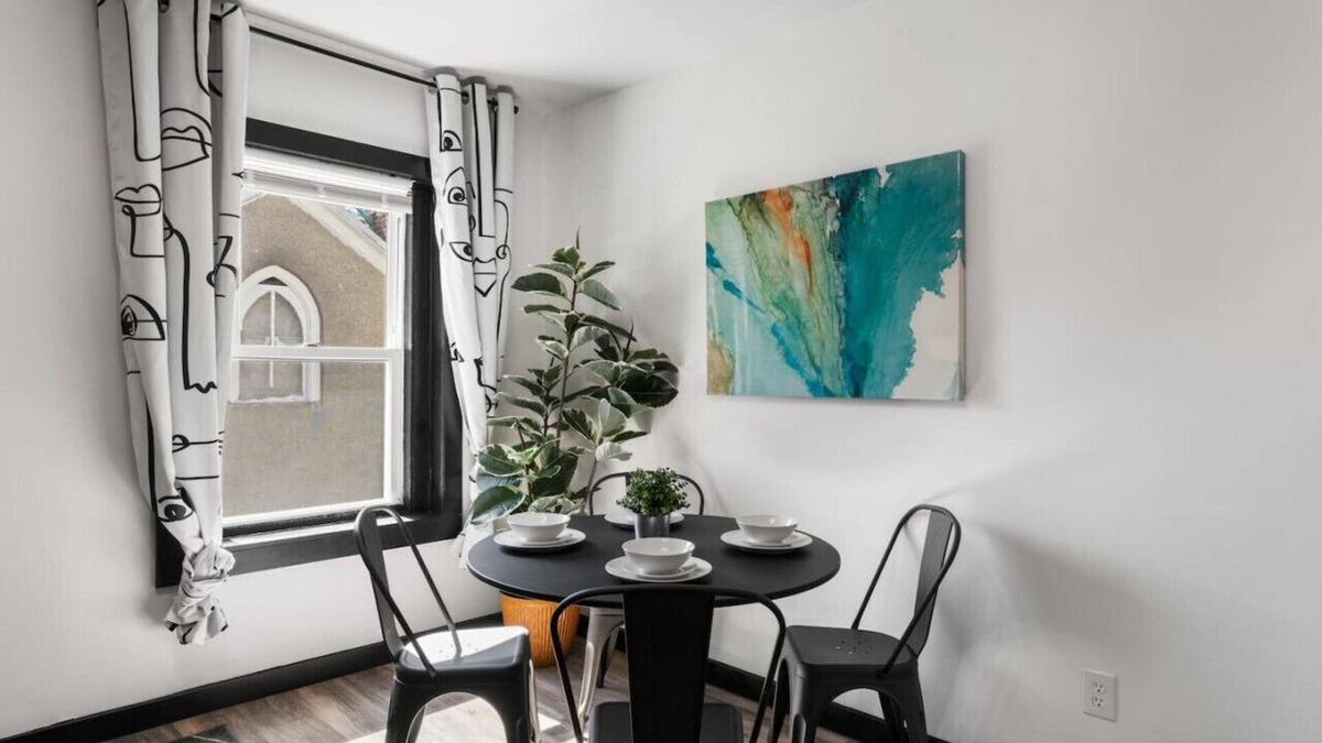 Penn-Knox Apartment | Modern 1BR Retreat near Historic Philadelphia + Free Parking