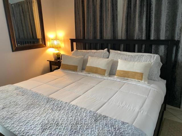 Buena Vista Apartment | Modern 2/1 Apt near Midtown and Beaches