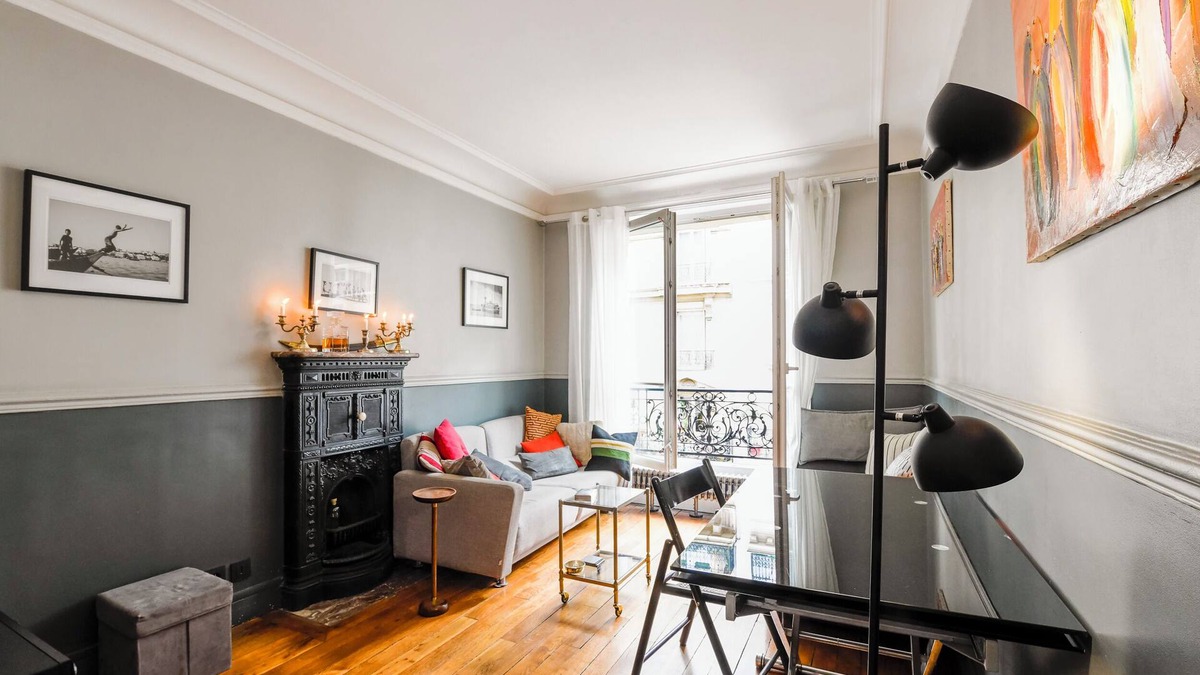 Montmartre Apartment | Modern 2 Bdr Apt - 2 queen size beds - Up to 6 guests - optional parking rental
