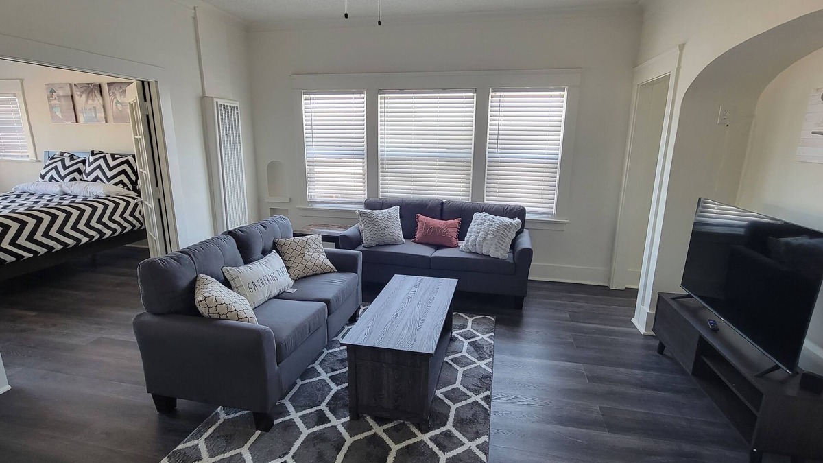 Park Mesa Heights Apartment | Modern 2 bed 2 bath Paradise - Mins from LAX & SOFI