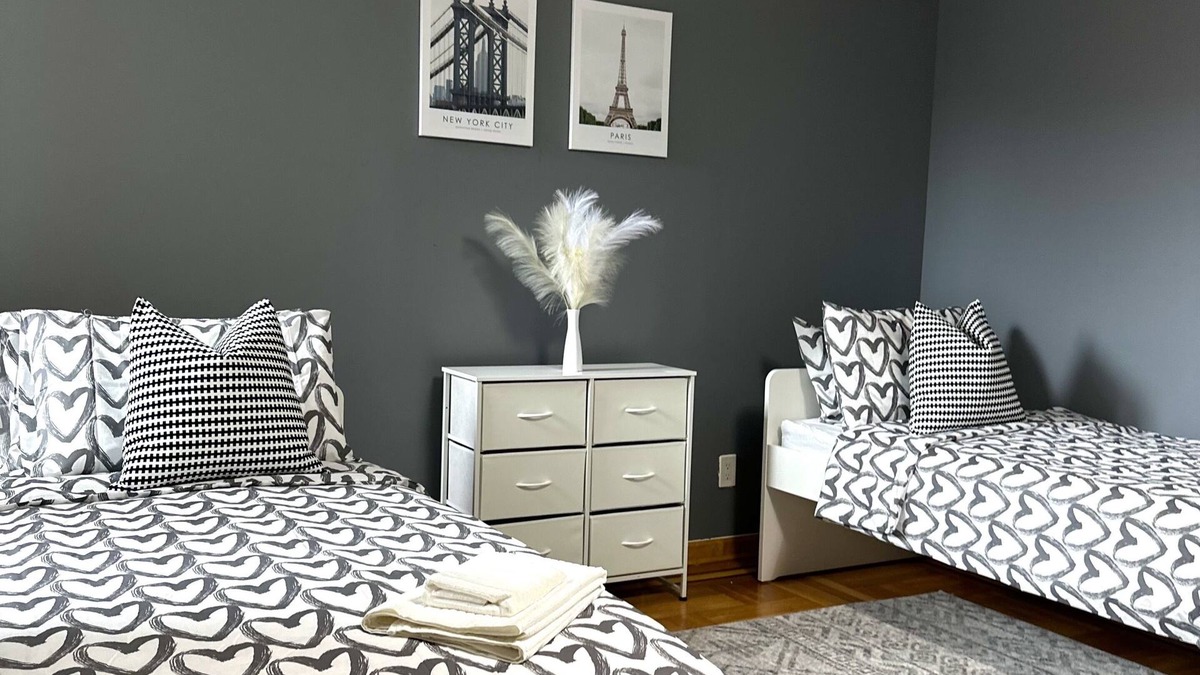 Manhattan Beach Apartment | Modern 2 bedroom apartment, 5 minute walking to ocean