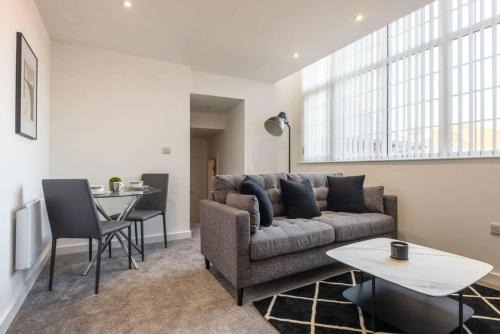 Hull Old Town Apartment | Modern 2 Bedroom Apartment in Central Hull