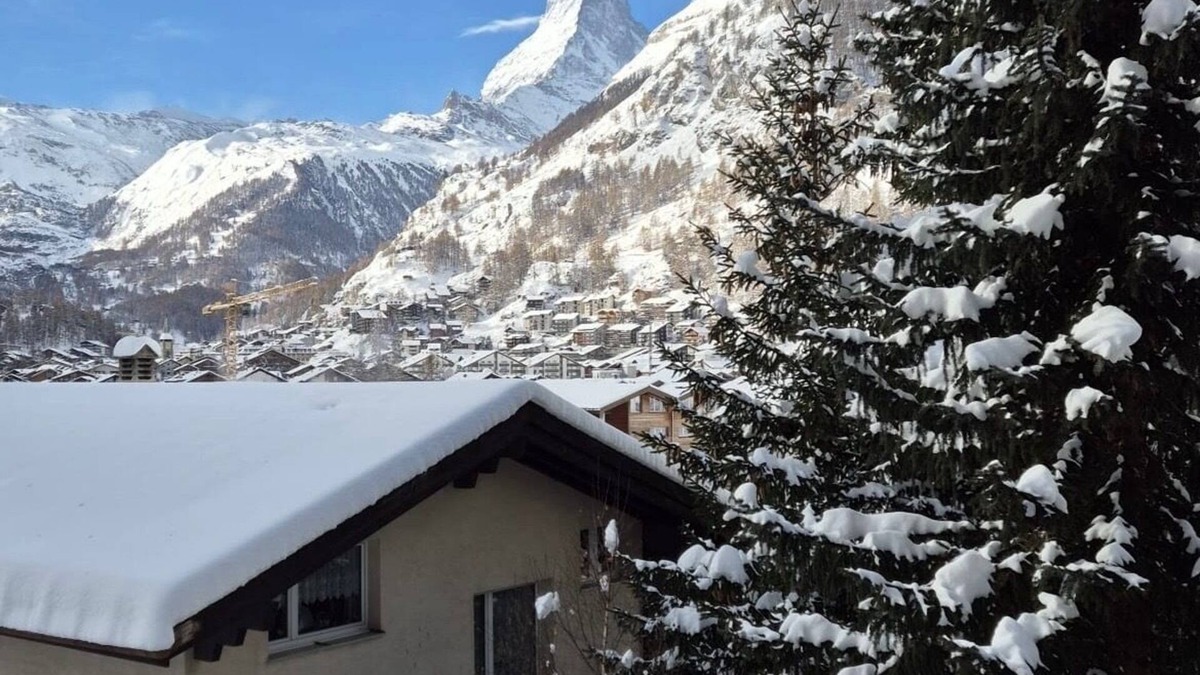 Zermatt Apartment | Modern 2-bedroom family apartment near ski lift, sleeps 4, Matterhorn views