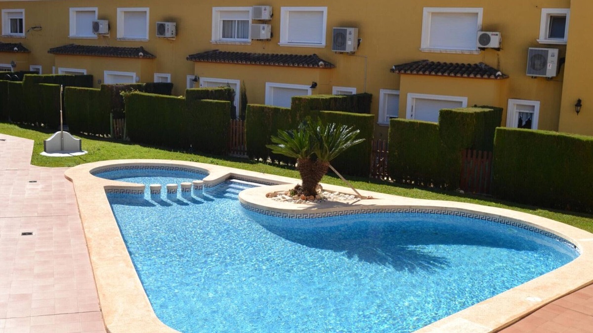 Setla House | Modern 2-bedroom house with pool in Els Poblets