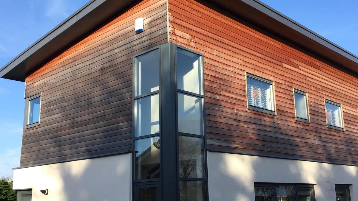 Ayr House | Modern 2 bedroom luxury accommodation, close to the beach