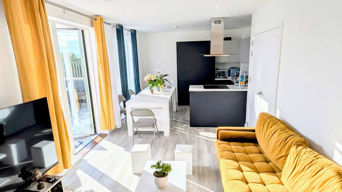 Stockwell Apartment | Modern 2 Bedroom penthouse appartment with stunning views in Stockwell/Brixton