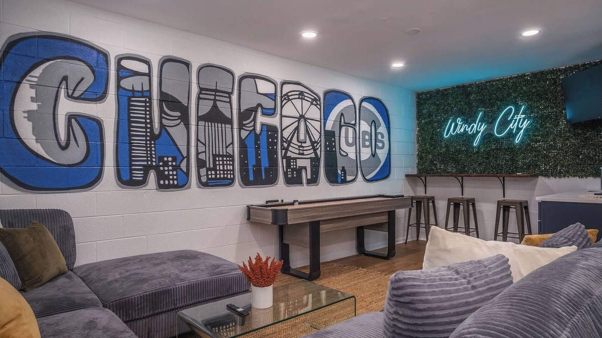 Bucktown House | Modern 2-bedroom townhome in Chicago with private patio