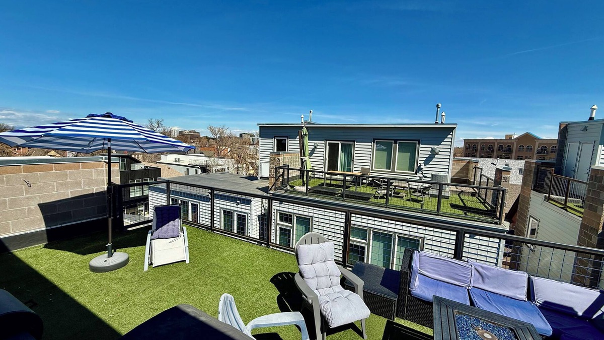 Five Points House | Modern 2-bedroom townhome w/rooftop patio in brilliant Denver