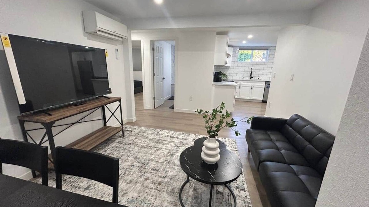 North Beacon Hill House | Modern 2 bedrooms near Downtown, Lumen field, light rail.