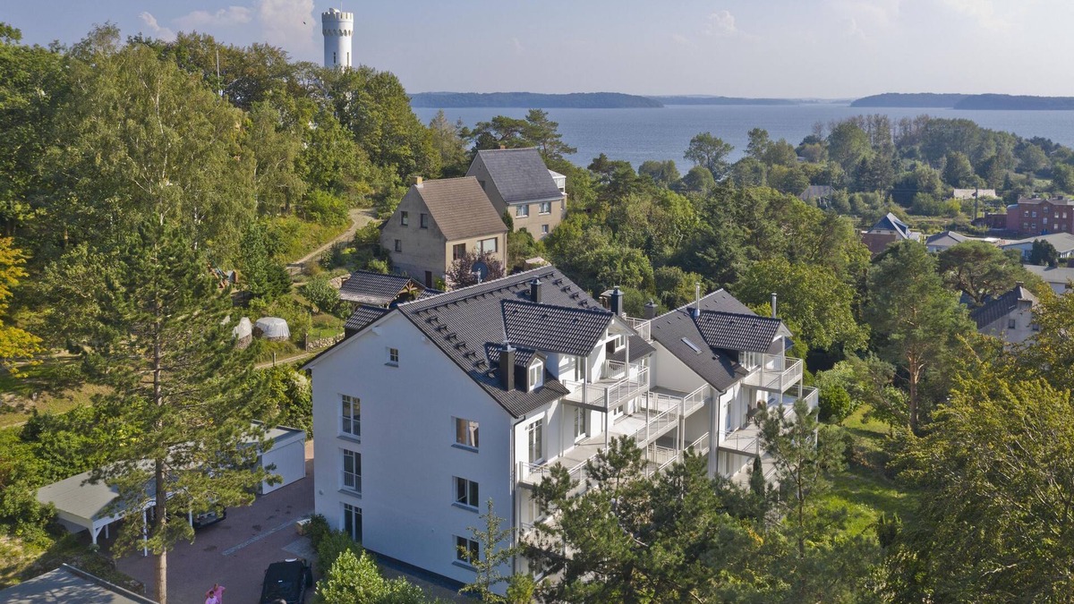 Lietzow Apartment | Modern 2-room vacation apartment with balcony - Ferienresidenz Zwei Bodden FeWo 1-4