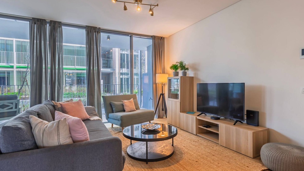 Marvila Apartment | Modern 2BDR Apartment w/Garage by LovelyStay