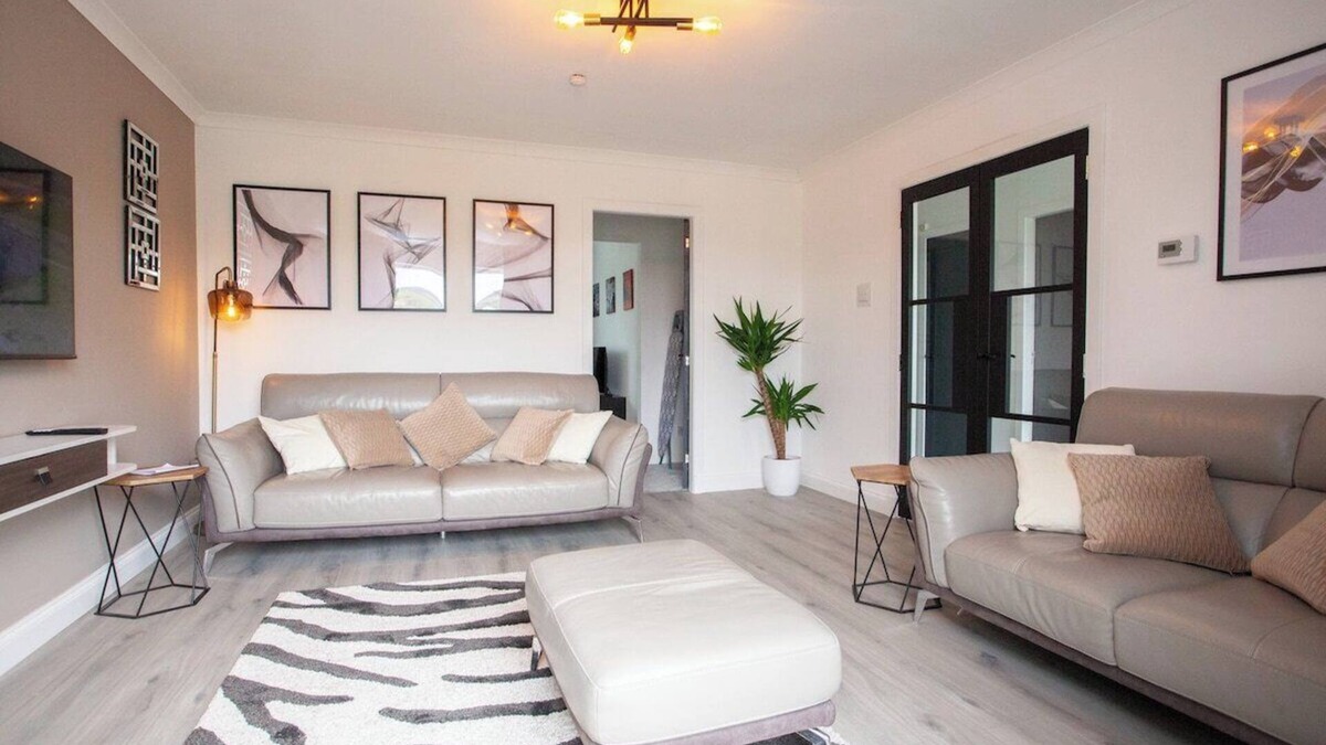 Balloch Apartment | Modern 3 Bed Flat Balloch