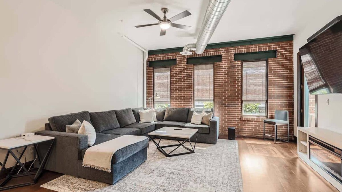 Ballpark Apartment | Modern 3 Bed Loft in the Heart of Lodo
