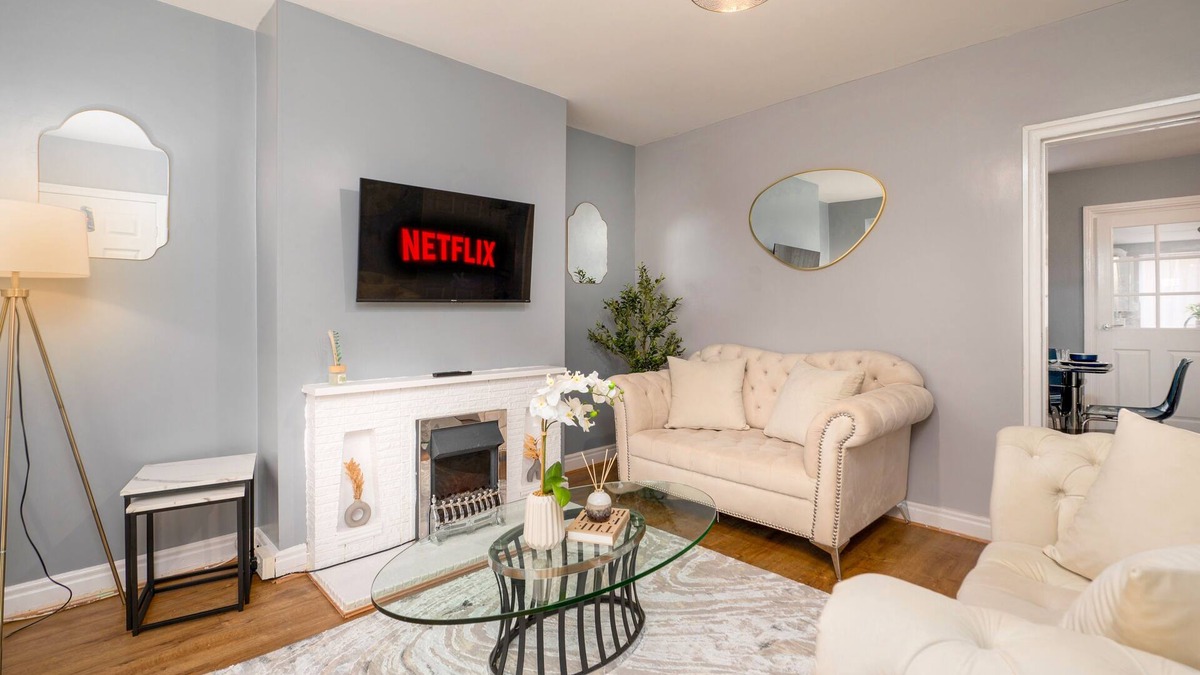 Warmsworth House | Modern 3 bed minutes from the A1