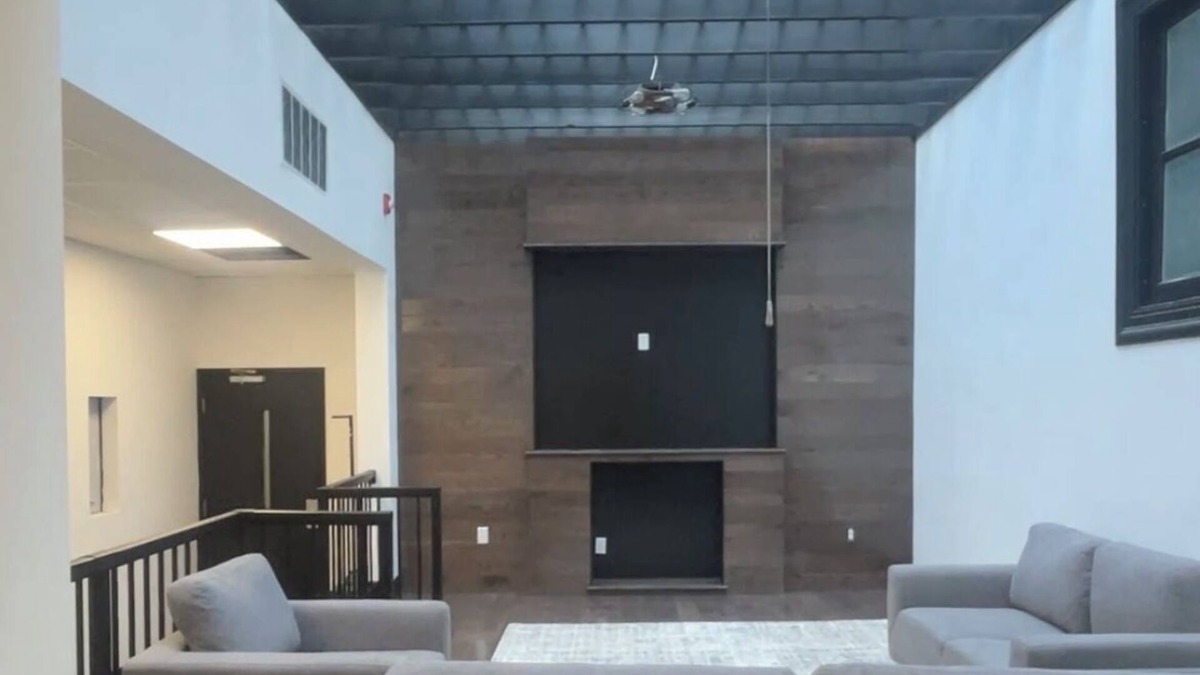 Downtown Baltimore Apartment | Modern 3-bedroom apartment in marvelous Baltimore with AC