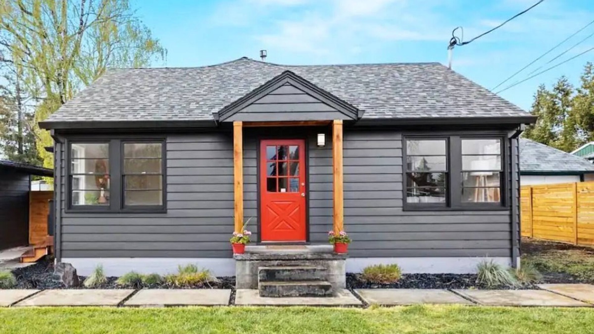 Beaverton House | Modern 3 Bedroom Home in Beaverton
