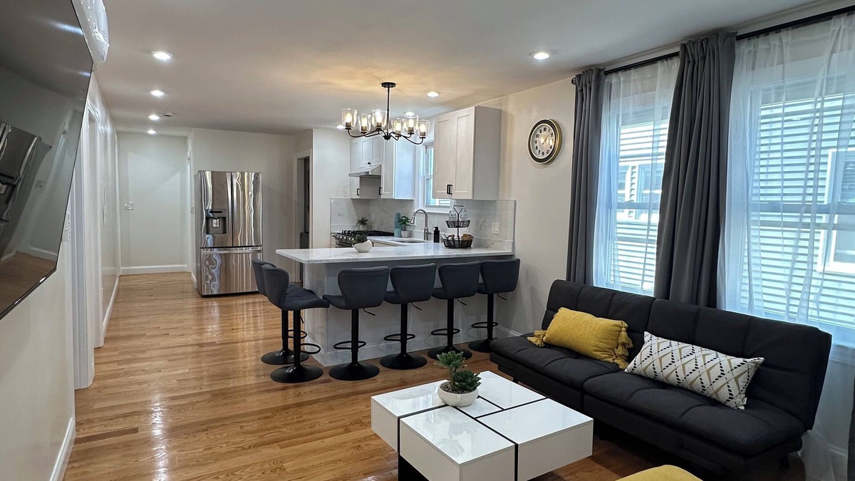Neponset - Port Norfolk Apartment | Modern 3BR/2BA Home for 8/Newly Renovated/Quiet Stay Minutes from Boston.