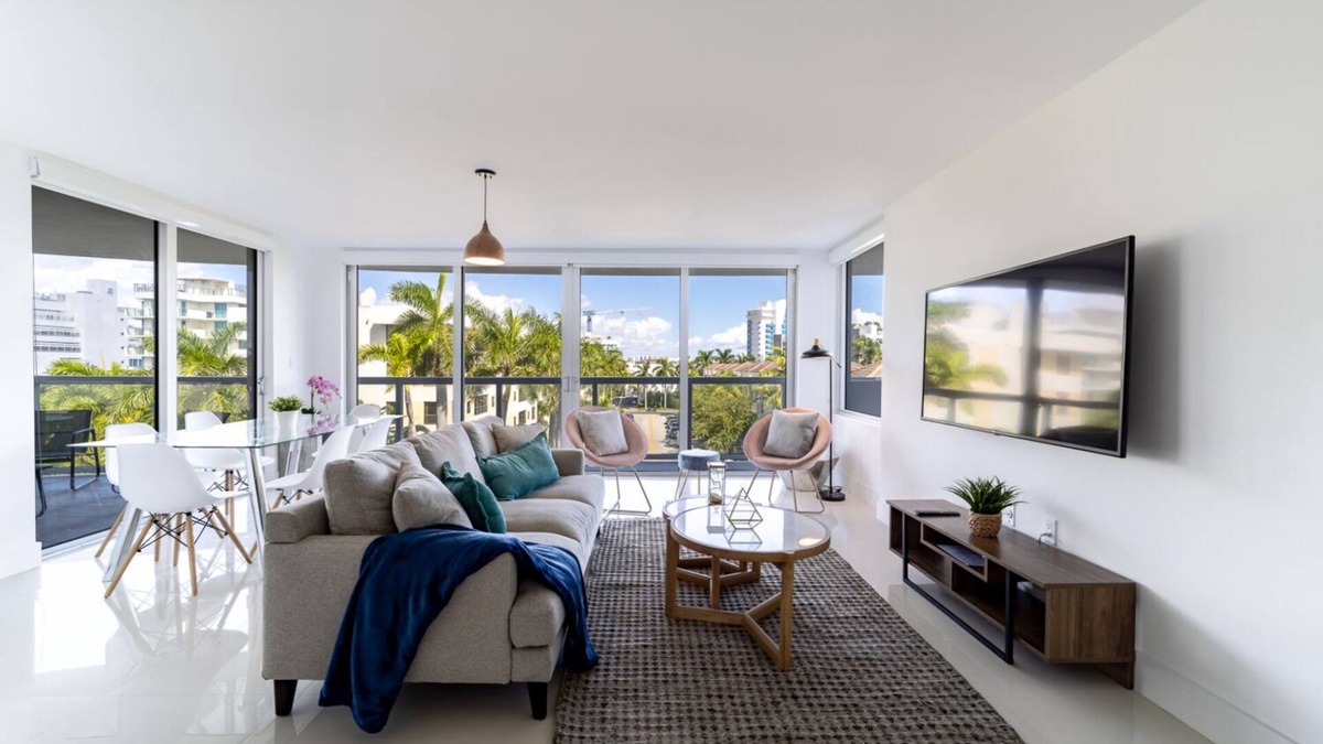 Bay Harbor Islands Apartment | Modern 3BR Apartment – Family Friendly Rental Walk to Bal Harbor Shops & Beach