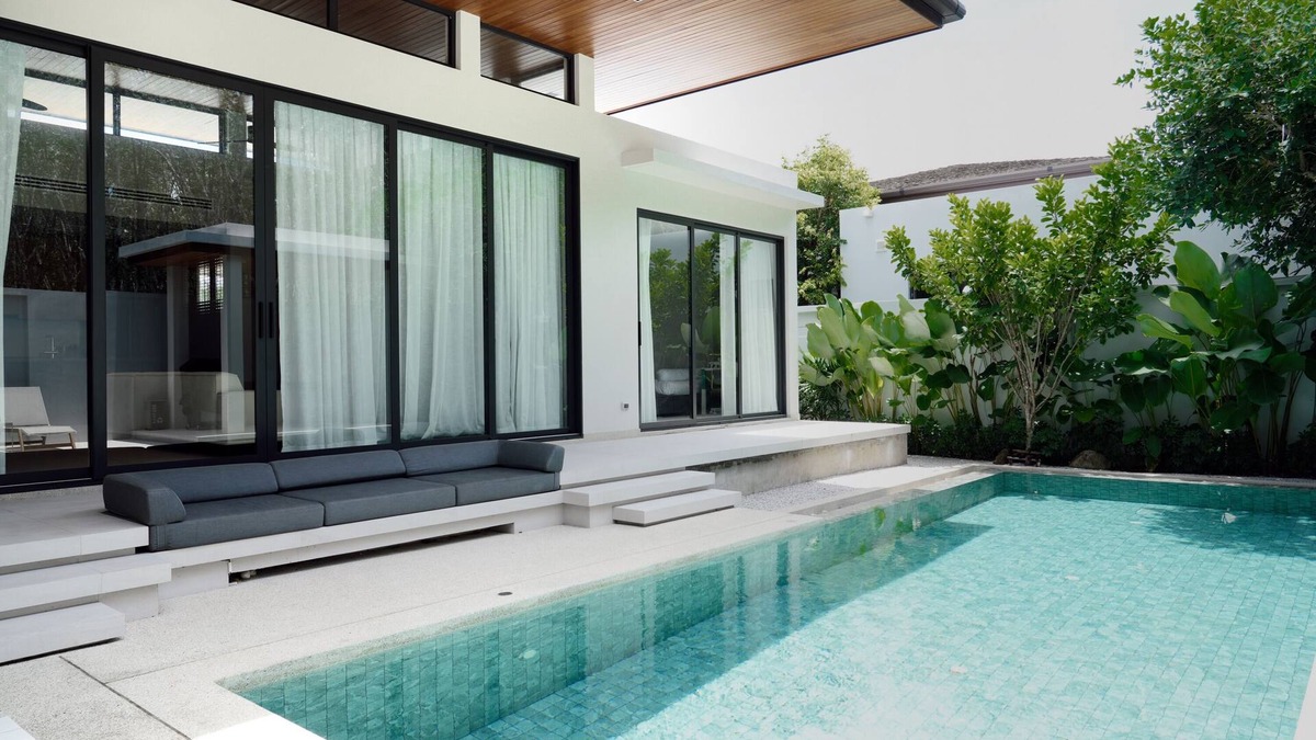 Si Sunthon House | Modern 3BR Loft II Villa Private Pool Botanica