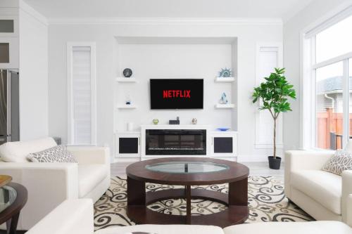 Willoughby House | Modern 3BR Near Langley Events Centre & EV charger