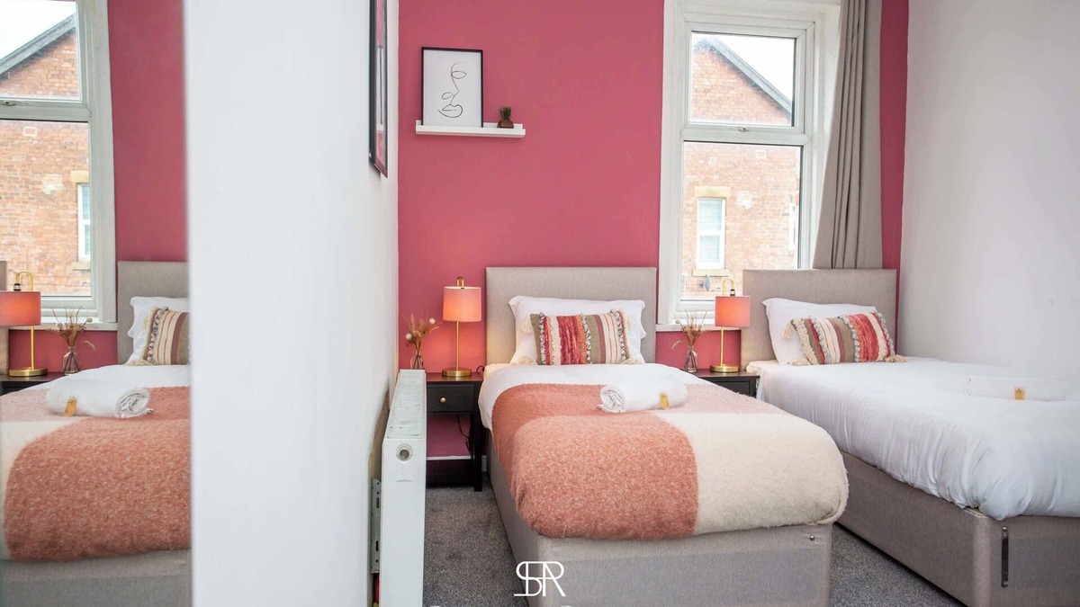 Heaton House | Modern 3BR | Newcastle Centre | Jesmond & Quayside