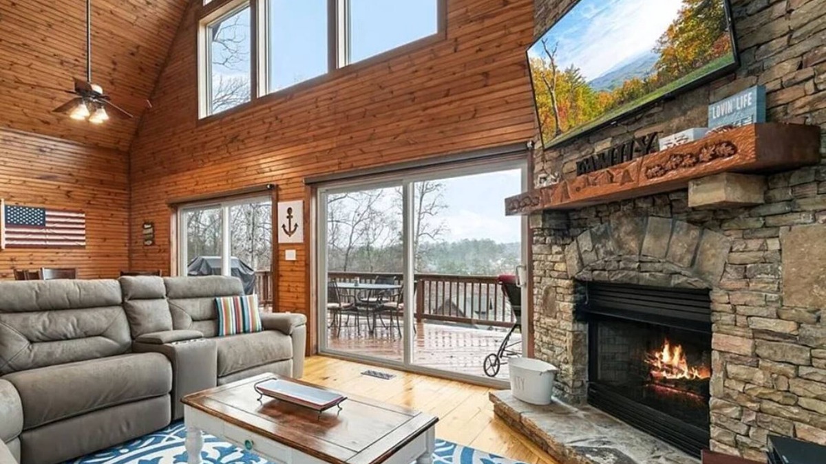 Saxony Forest Cabin | Modern 4 bed 3.5 bath Cabin: Lake Keowee views & Boat Slip Dock! Near Clemson!